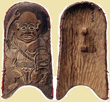 Bamileke bouclier ancien en bois sculpte